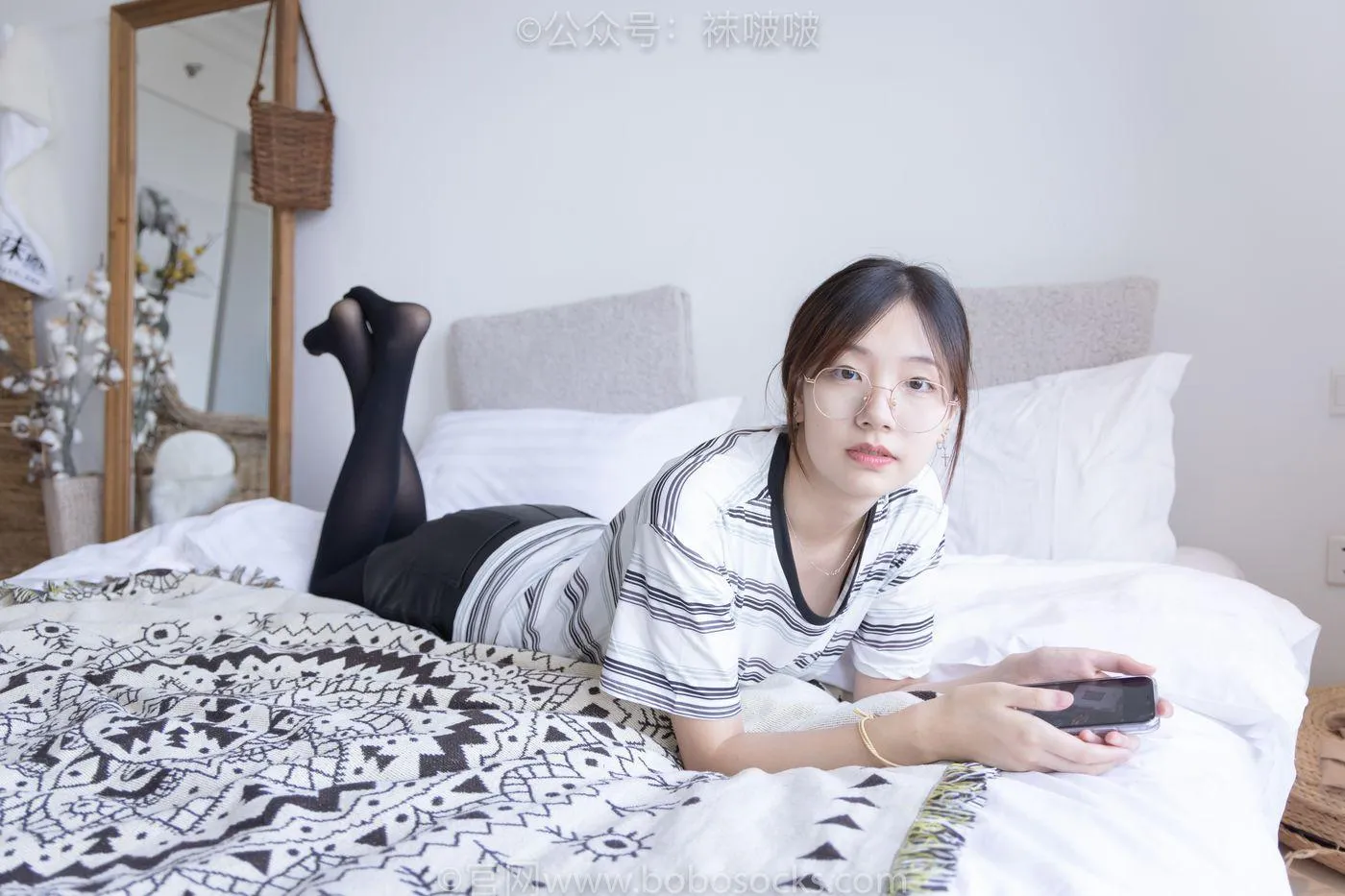 [BoBoSocks袜啵啵]NO.029 小甜豆-平底鞋、厚黑丝、厚肉丝、踩饼干剧情 [144P]插图5